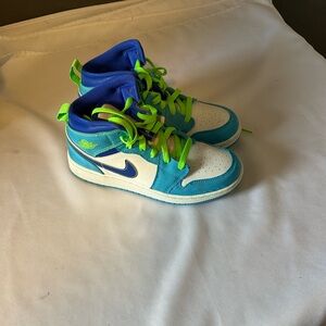 Nike Kids/women’s Sneakers in Blue and Lime